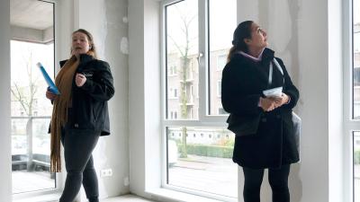 Nieuwe woning bekijjken